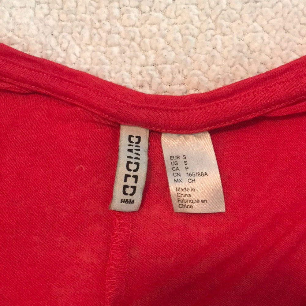 Red basic t-shirt - Picture 2 of 3